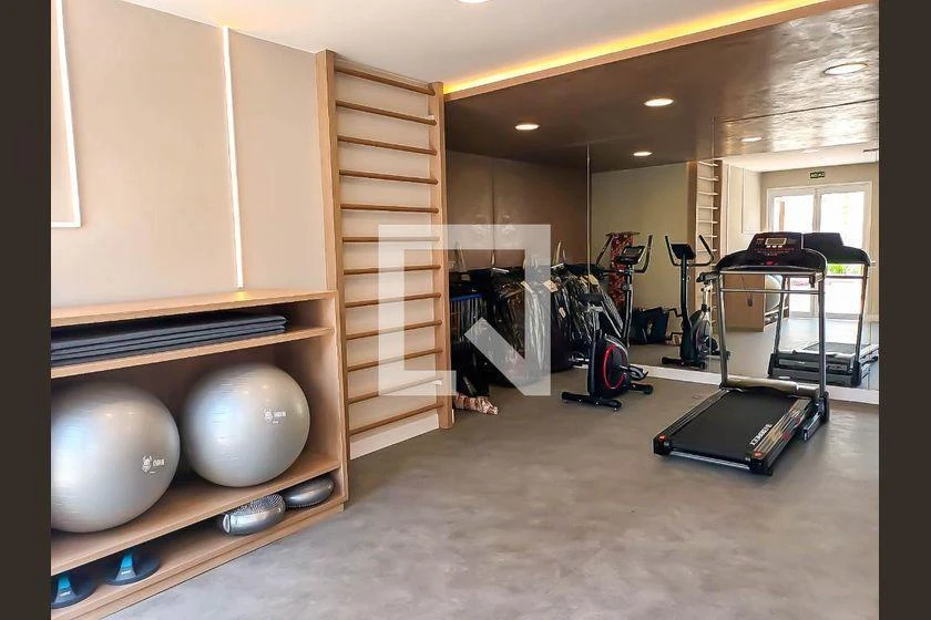 1-bedroom furnished apartment with built-in closets — photo 48
