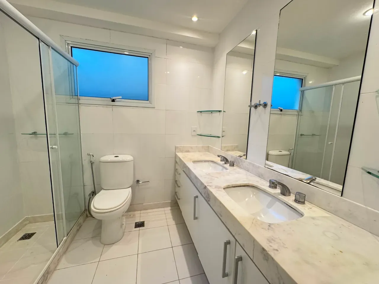 2-bedroom apartment, 1 with its own bathroom, 105 m² — photo 9