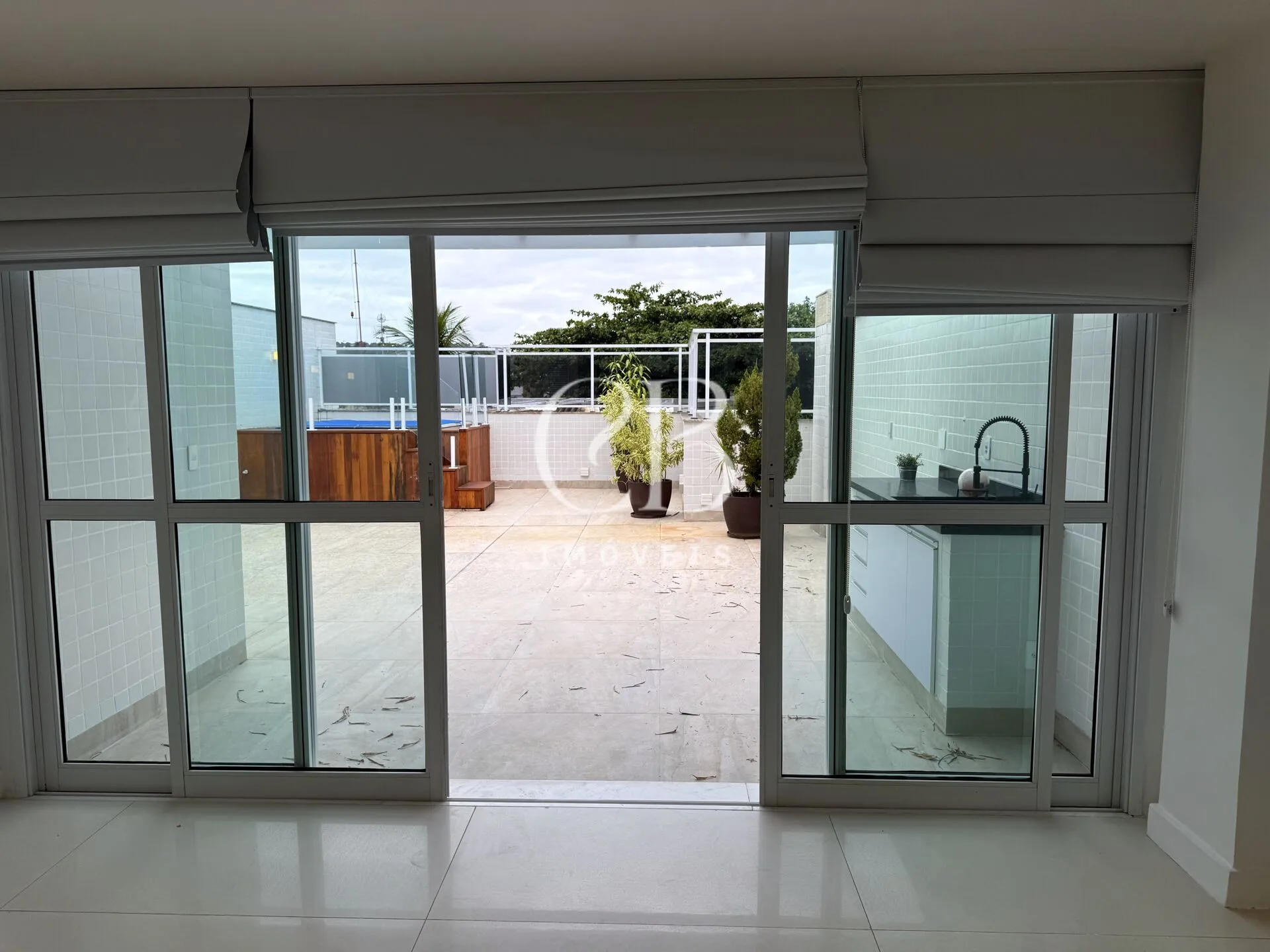 4-bedroom apartment with 5 bathrooms and 3 parking spaces — photo 34