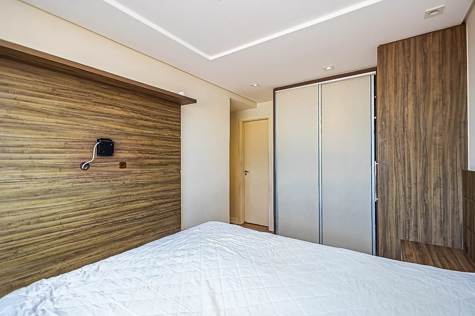 2-bedroom 63 m² apartment with a glass balcony — photo 17