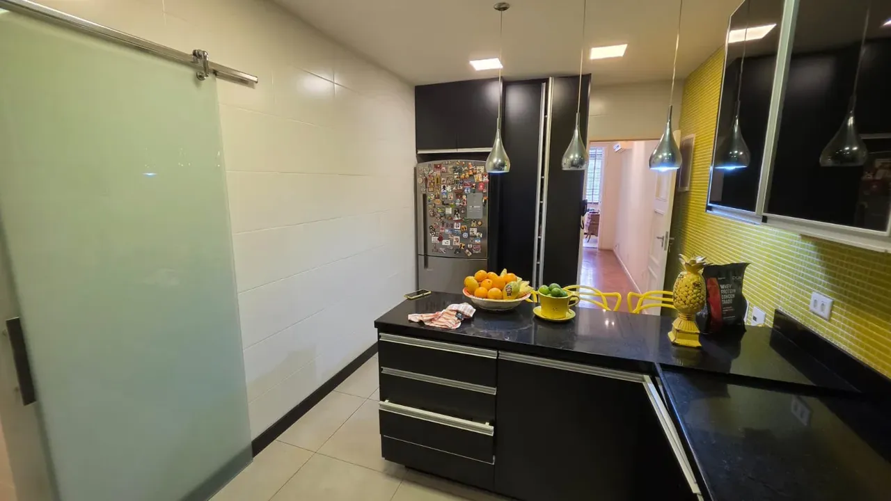 Apartamento com cozinha fechada e 3 quartos — photo 34