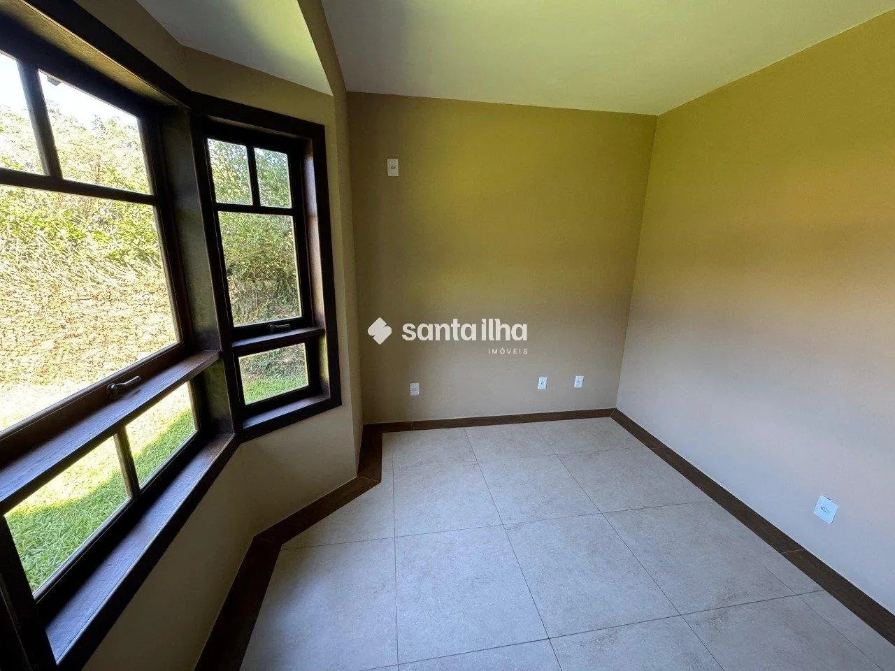 Furnished house, 220 m², with a glass-enclosed balcony — photo 20