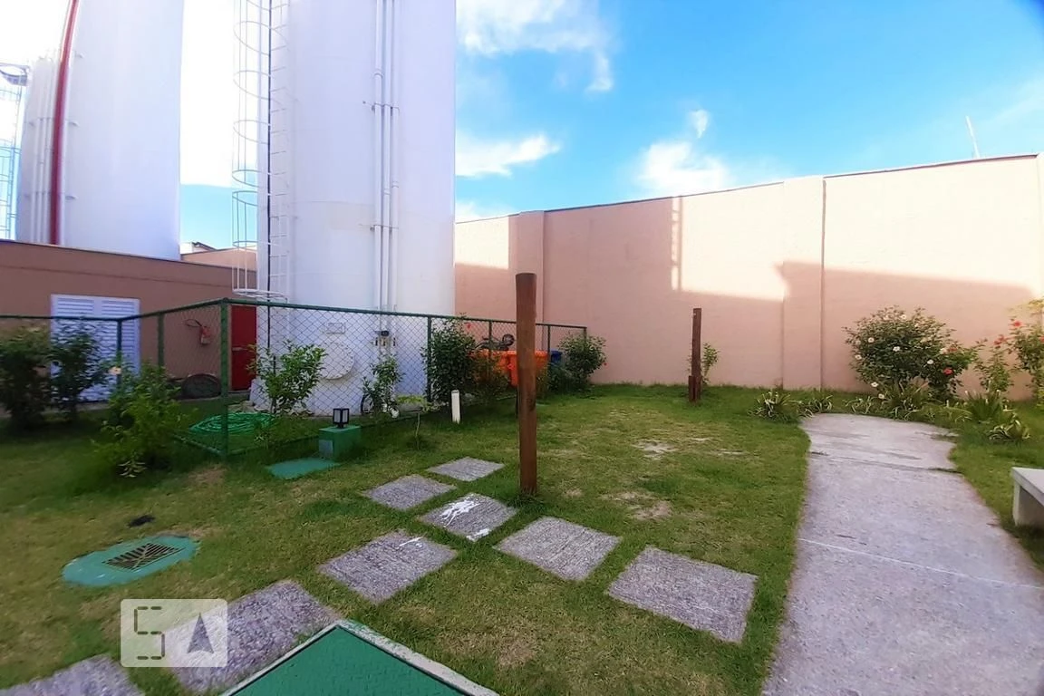 Balcony with a grill in a 2-bedroom apartment, 45 m² — photo 18