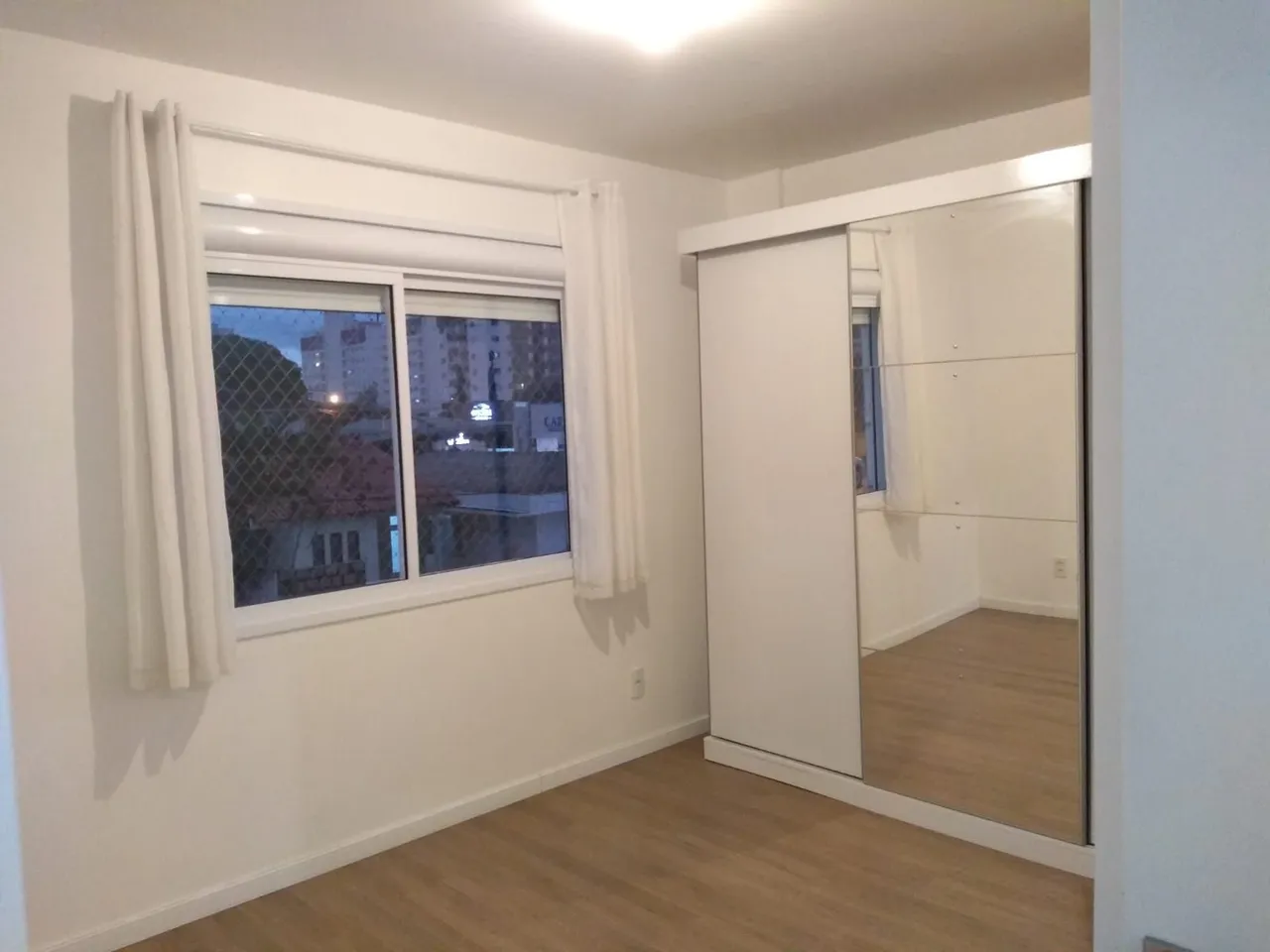 Apartment, 105 m², with wood or laminate floors — photo 2