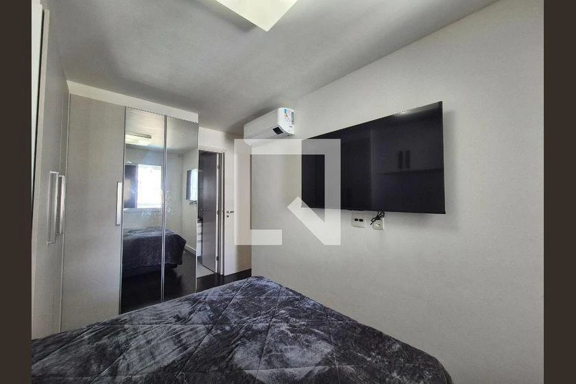 2-bedroom apartment in a building with a gym — photo 24