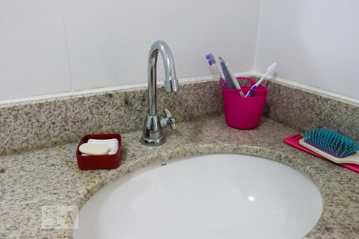 Furnished 2-bedroom apartment with 2 bathrooms and parking — photo 35
