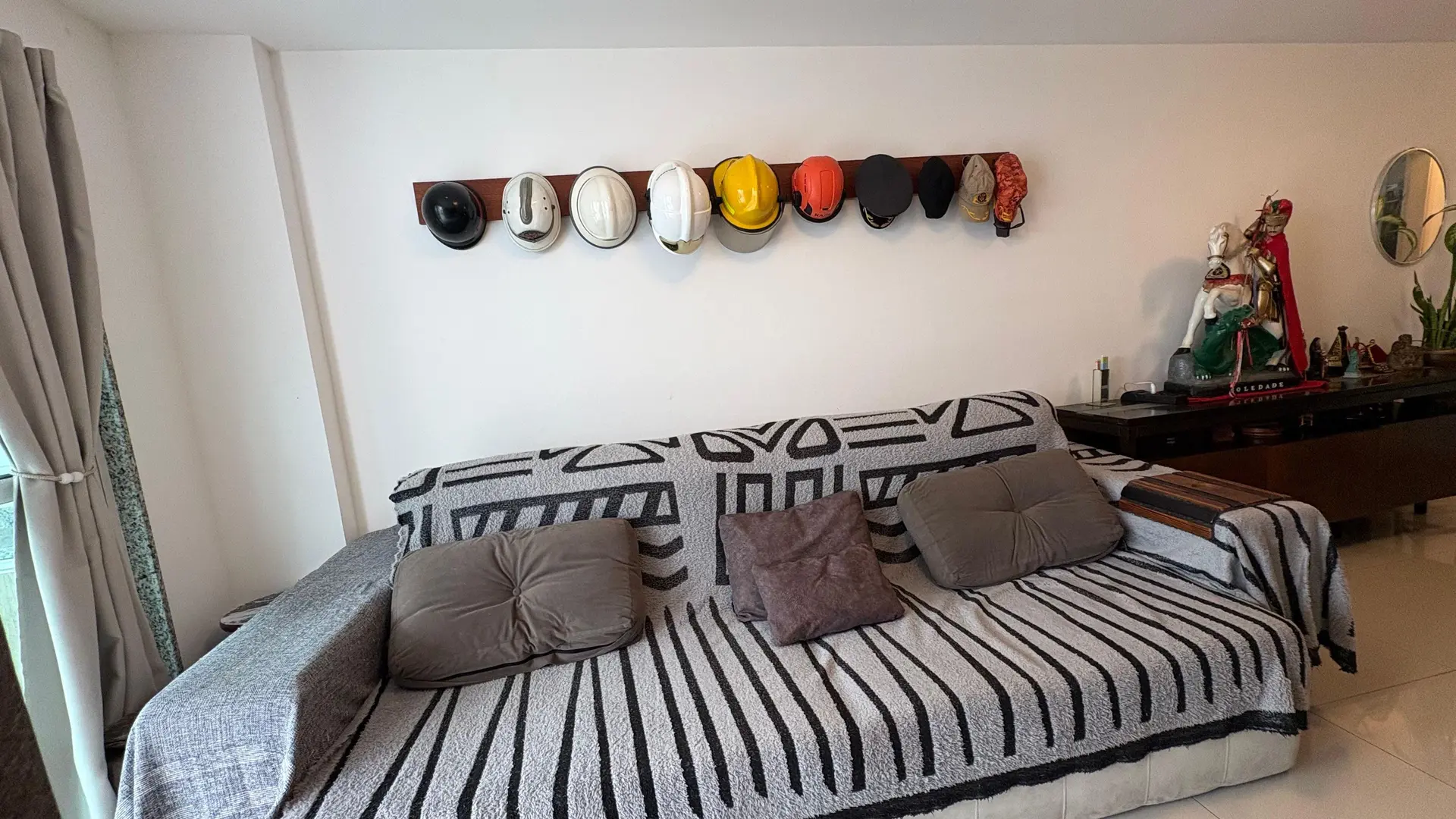 100 m² apartment with a grill on the balcony and a jacuzzi — photo 24