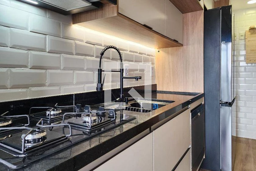 Apartment, 66 m², with a glass-enclosed balcony — photo 38