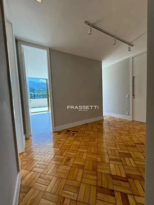 4 quartos e janelas do piso ao teto: apartamento de 460 m² — photo 26