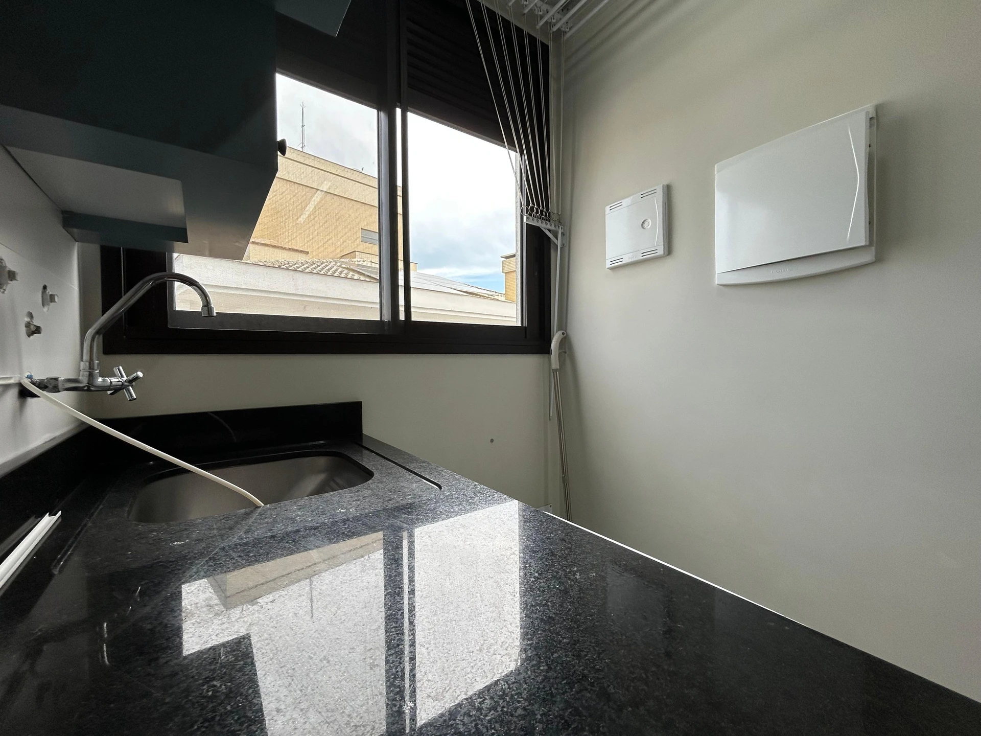One-bedroom apartment in a building with a pool — photo 24