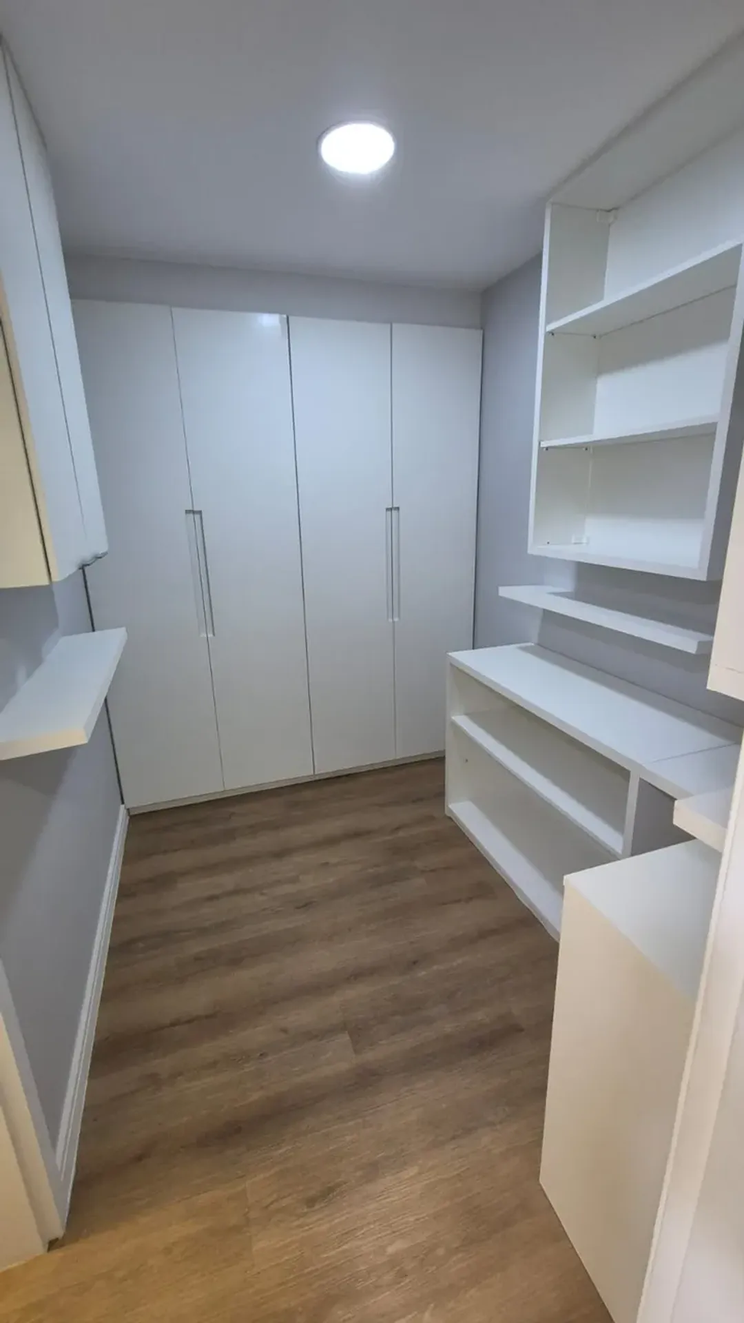 Apartment with 3 bedrooms and modern open-plan kitchen — photo 31