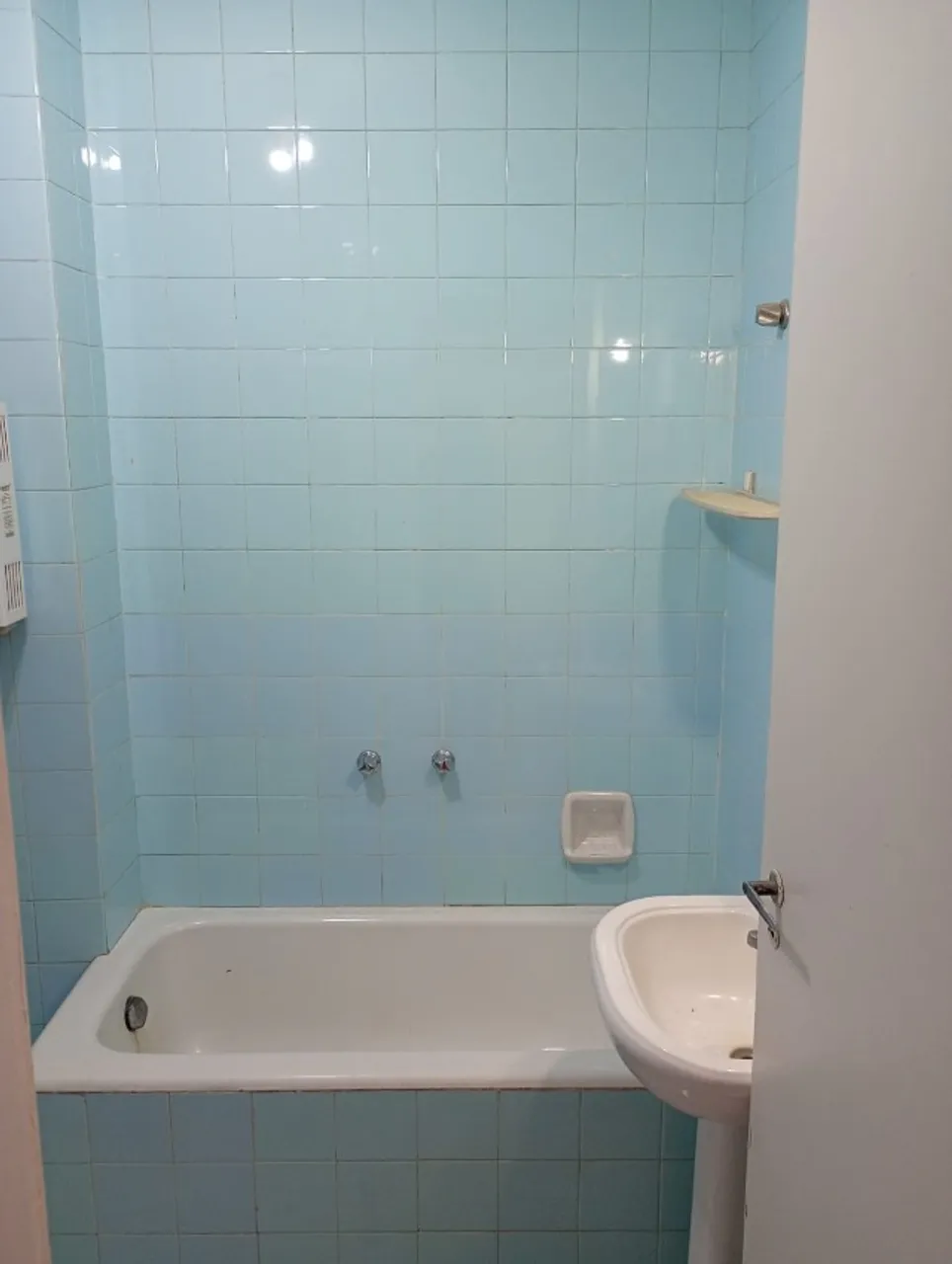 Unfurnished 2-bedroom apartment with 2 bathrooms — photo 8