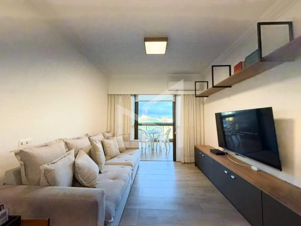 Furnished apartment with a glassed-in balcony — photo 8