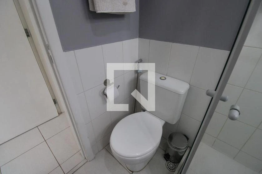 Furnished apartment, 83 m², with a glass-enclosed balcony — photo 11