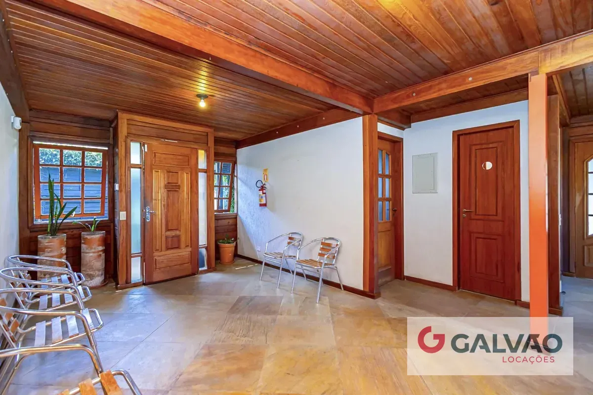 Casa sin amueblar con 3 dormitorios, cocina cerrada y balcón — photo 7