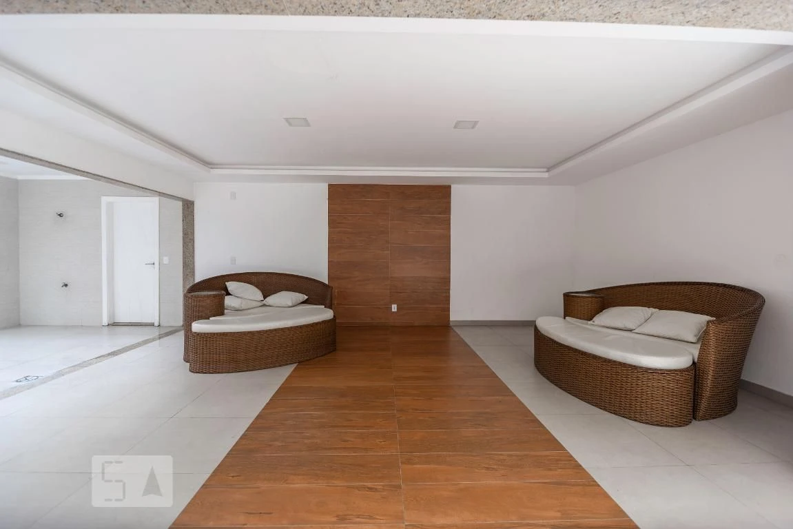 Unfurnished 3-bedroom apartment with a private BBQ — photo 6