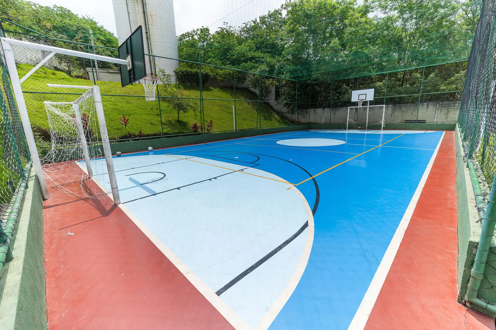 2-bedroom apartment in a building with a pool — photo 15