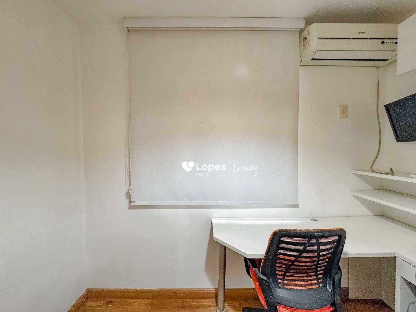 100 m² apartment with 3 bedrooms and a balcony — photo 42
