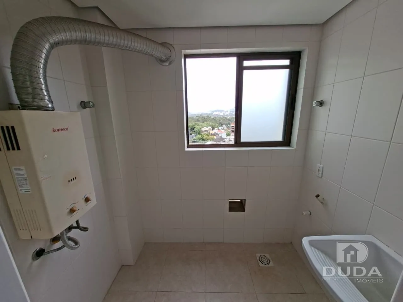 2-bedroom apartment with a mountain view in Florianópolis — photo 2