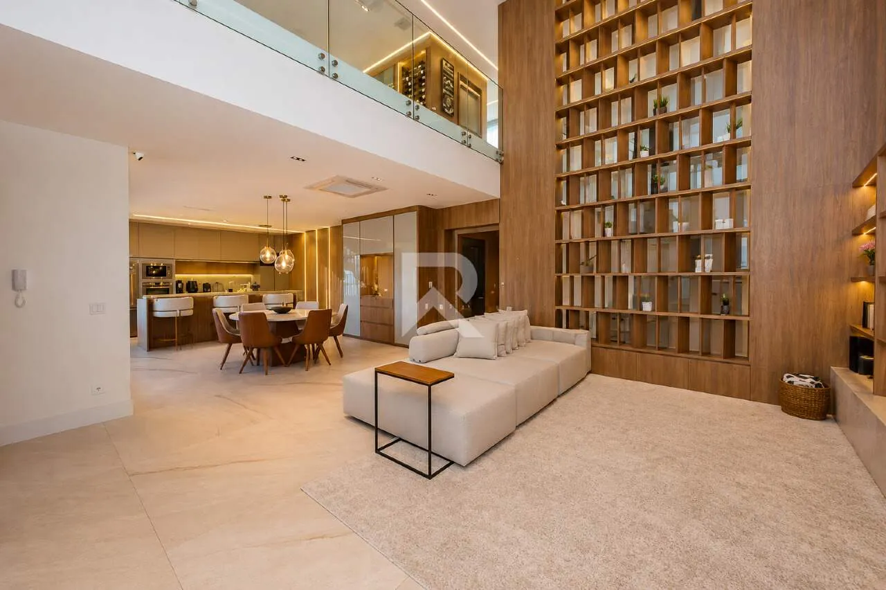 Furnished 635 m² house with 4 en-suite bedrooms and parking — photo 10