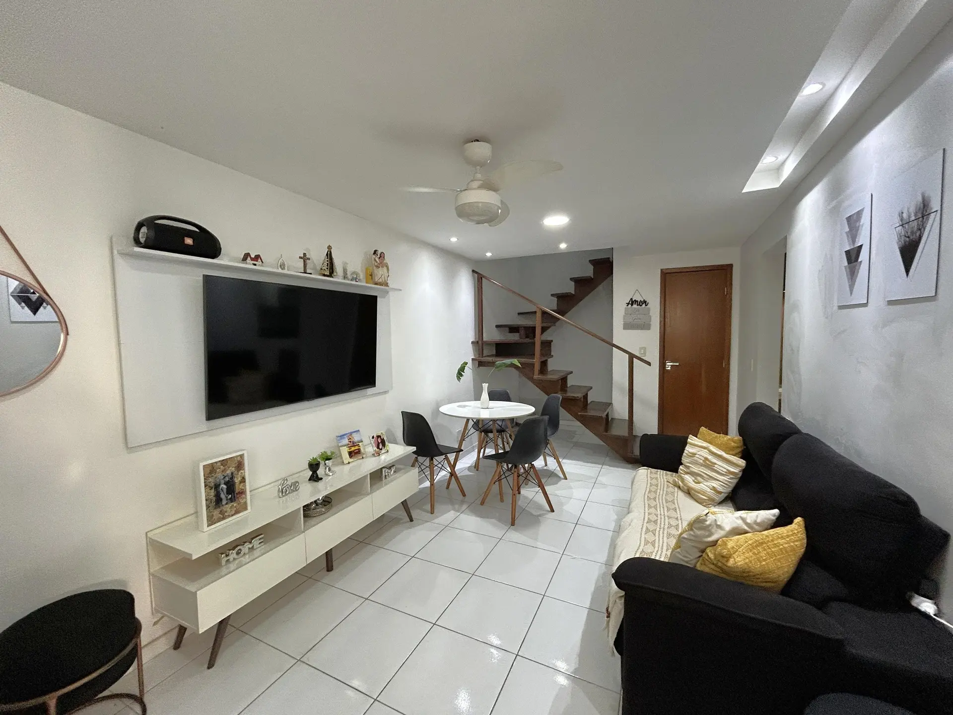 Furnished house with 3 bedrooms and a gas stove kitchen