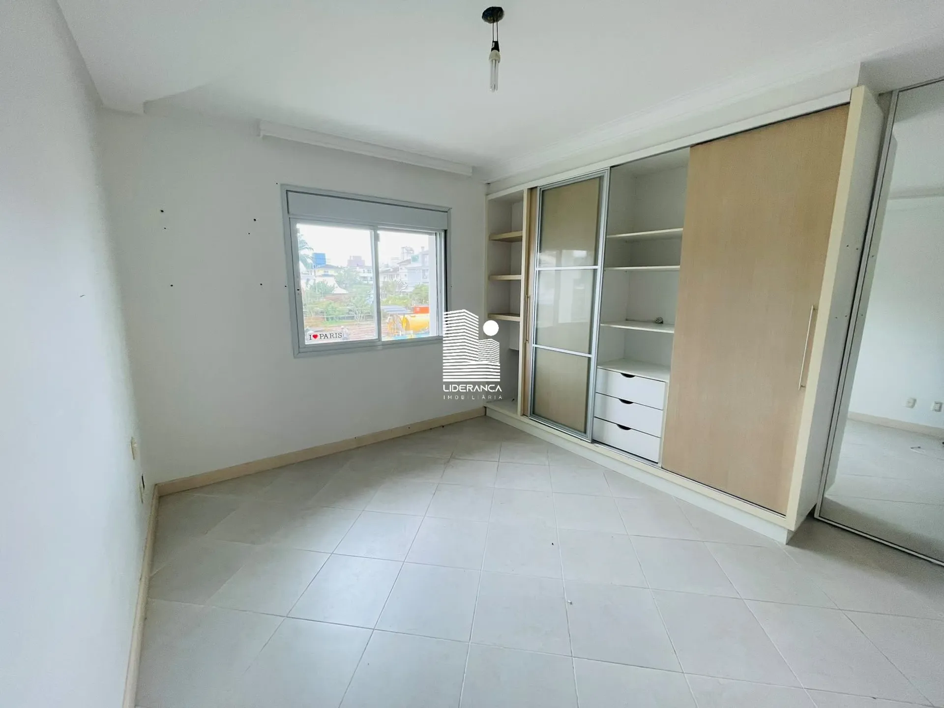 450 m² house with 4 bedrooms and a private garden — photo 7