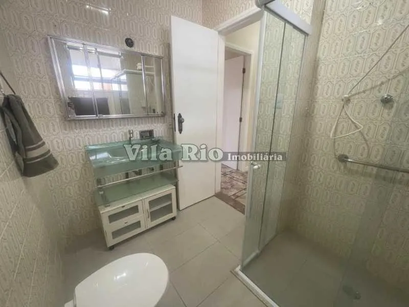 Apartamento sem mobília com 3 quartos e banheiro com box de vidro — photo 5