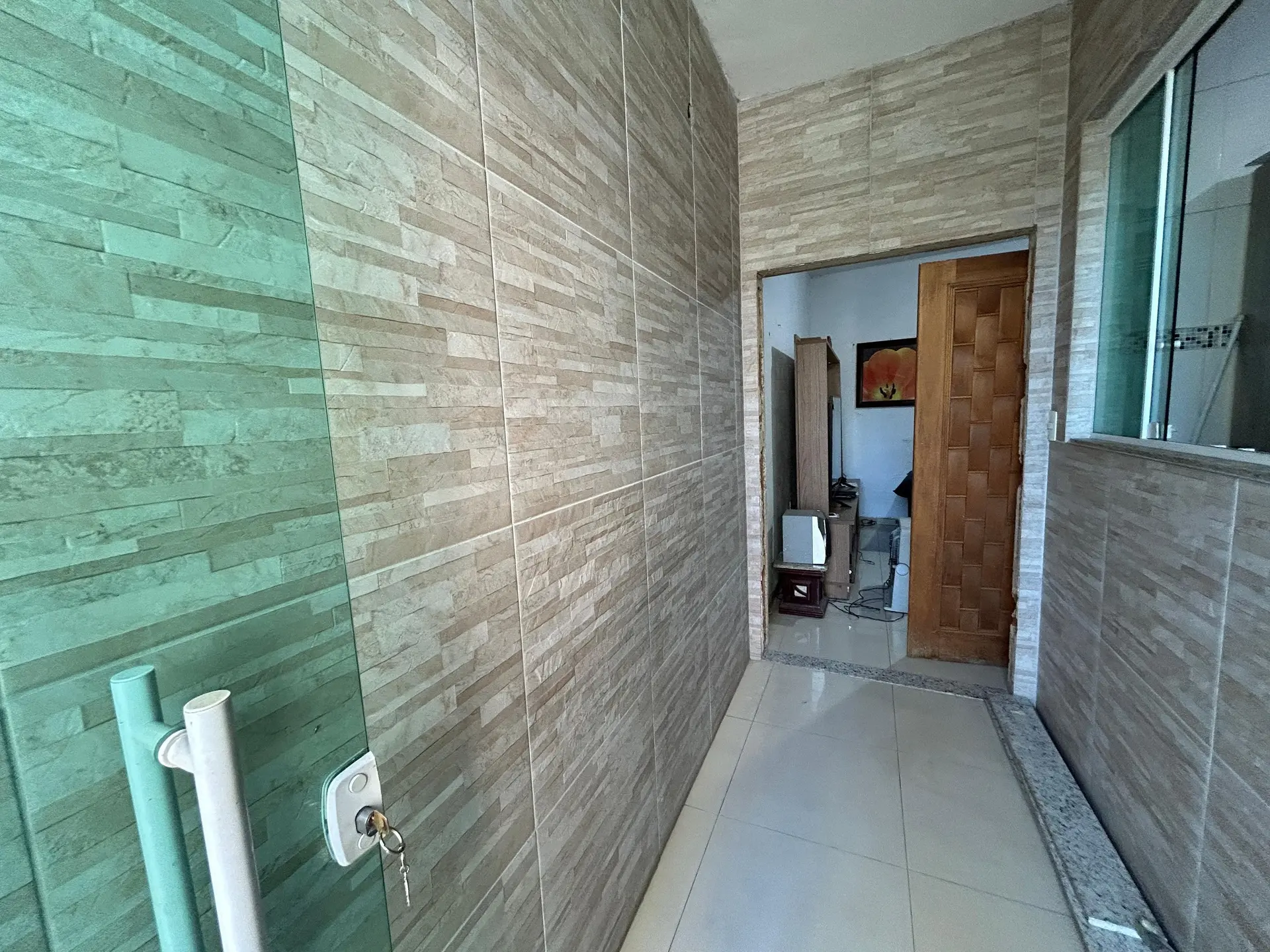 Rental house with 2 en-suite bedrooms and balcony — photo 7
