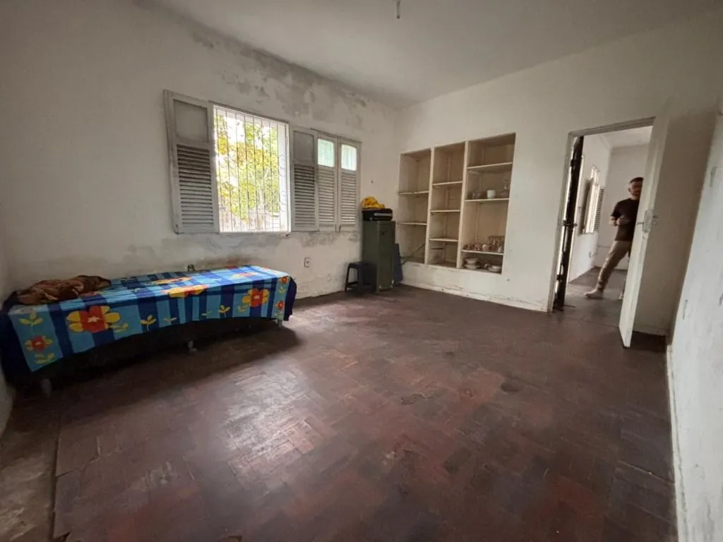 House with 6 bedrooms, 2 suites and 308 m² with balcony — photo 3