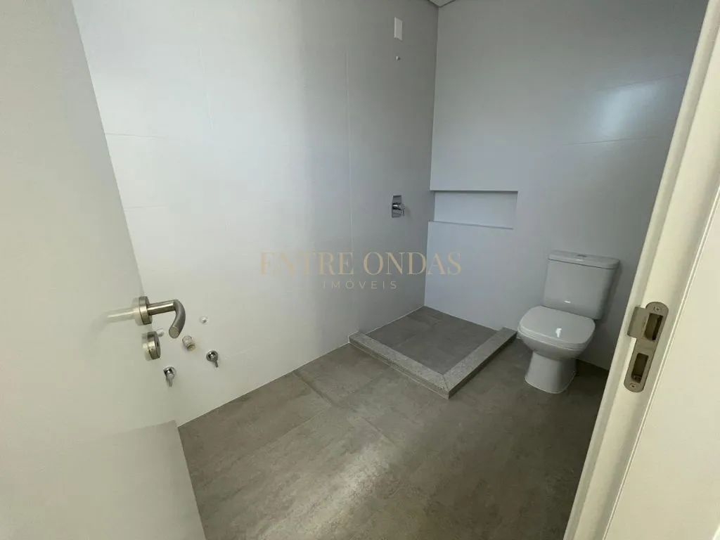 2-bedroom apartment with a washing machine in Florianópolis — photo 6