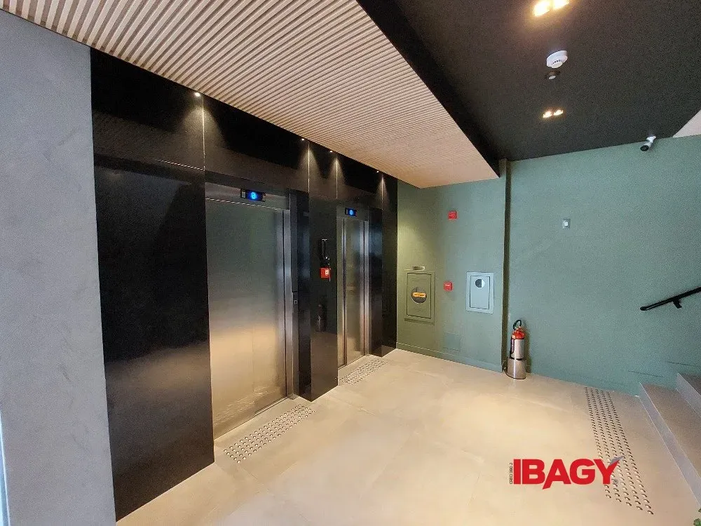 Furnished studio with balcony and integrated kitchen — photo 9