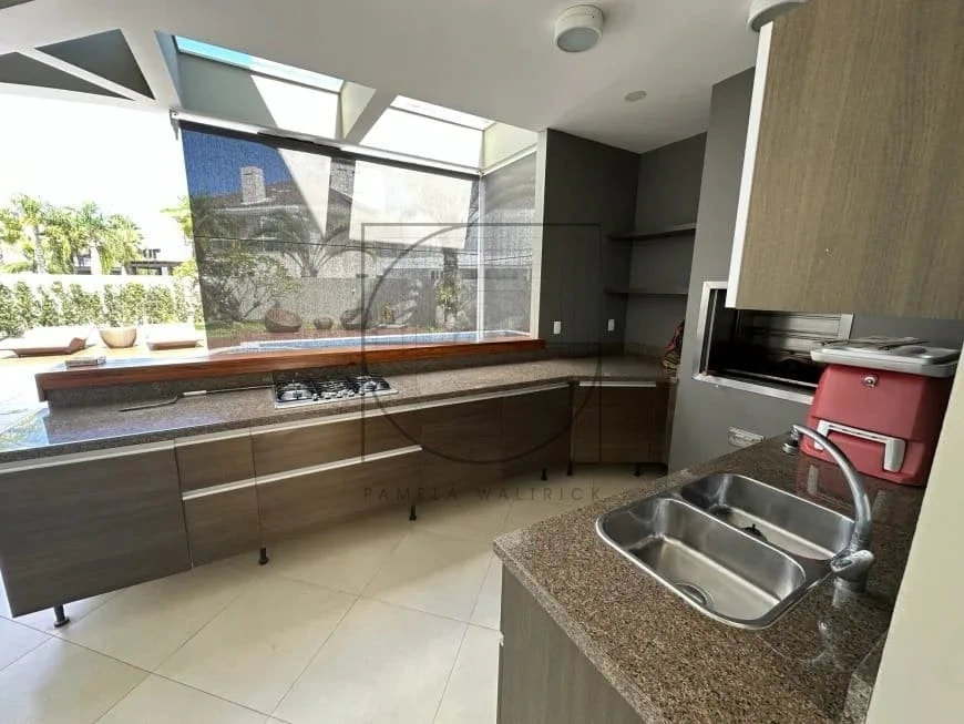 Casa de 5 dormitorios con bañera — photo 22