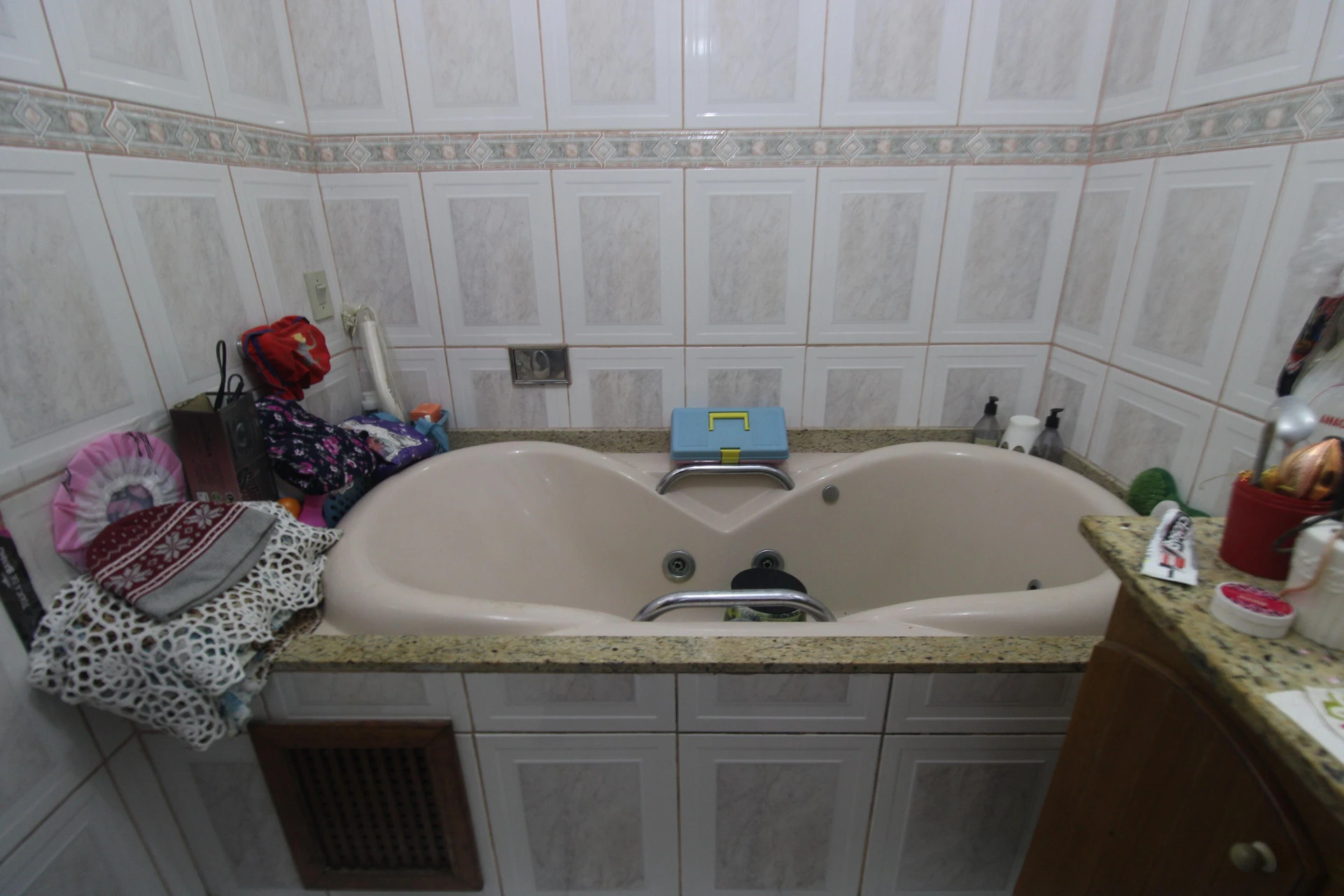 Furnished house with 6 bedrooms and 4 bathrooms — photo 24