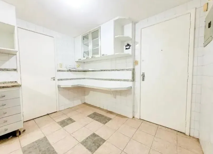 Apartamento para locação com 4 quartos e 141 m² — photo 2