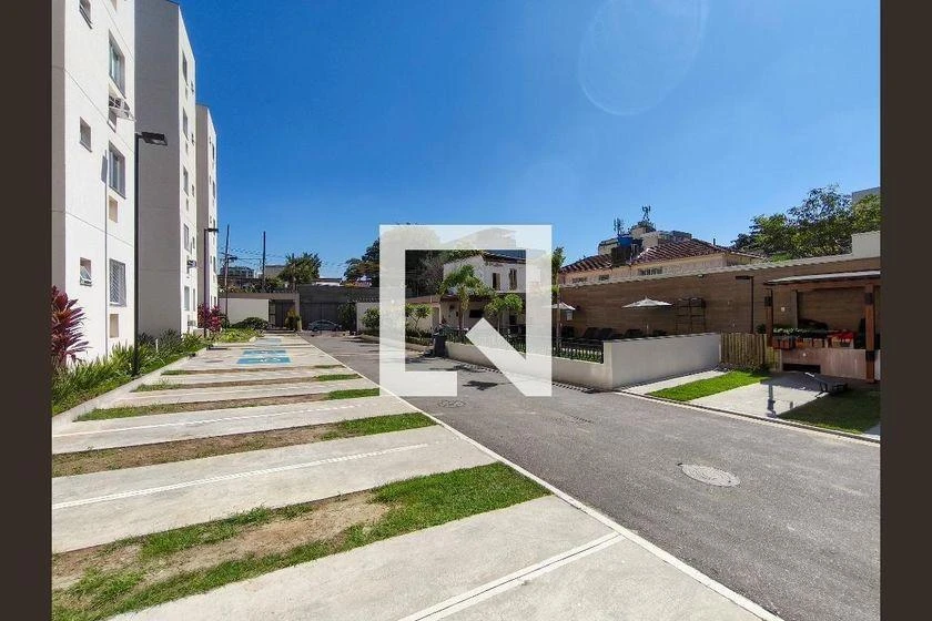 One-bedroom apartment with a washing machine — photo 13