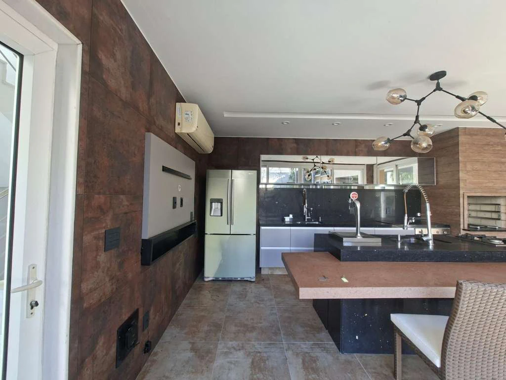 Furnished 1200 m² house with 5 suites and 7 bathrooms — photo 18