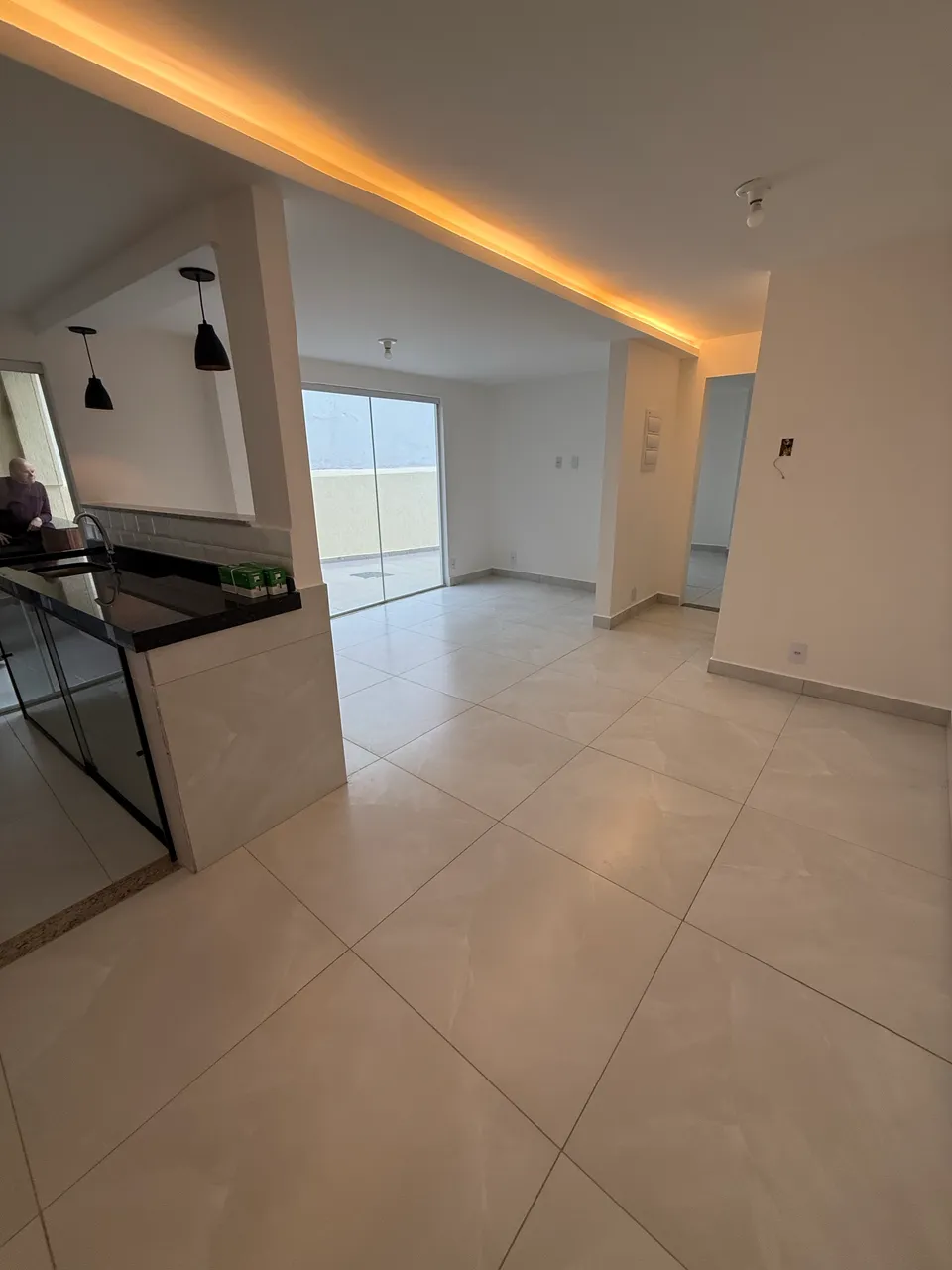 House with 2 bedrooms and a built-in grill on balcony — photo 3