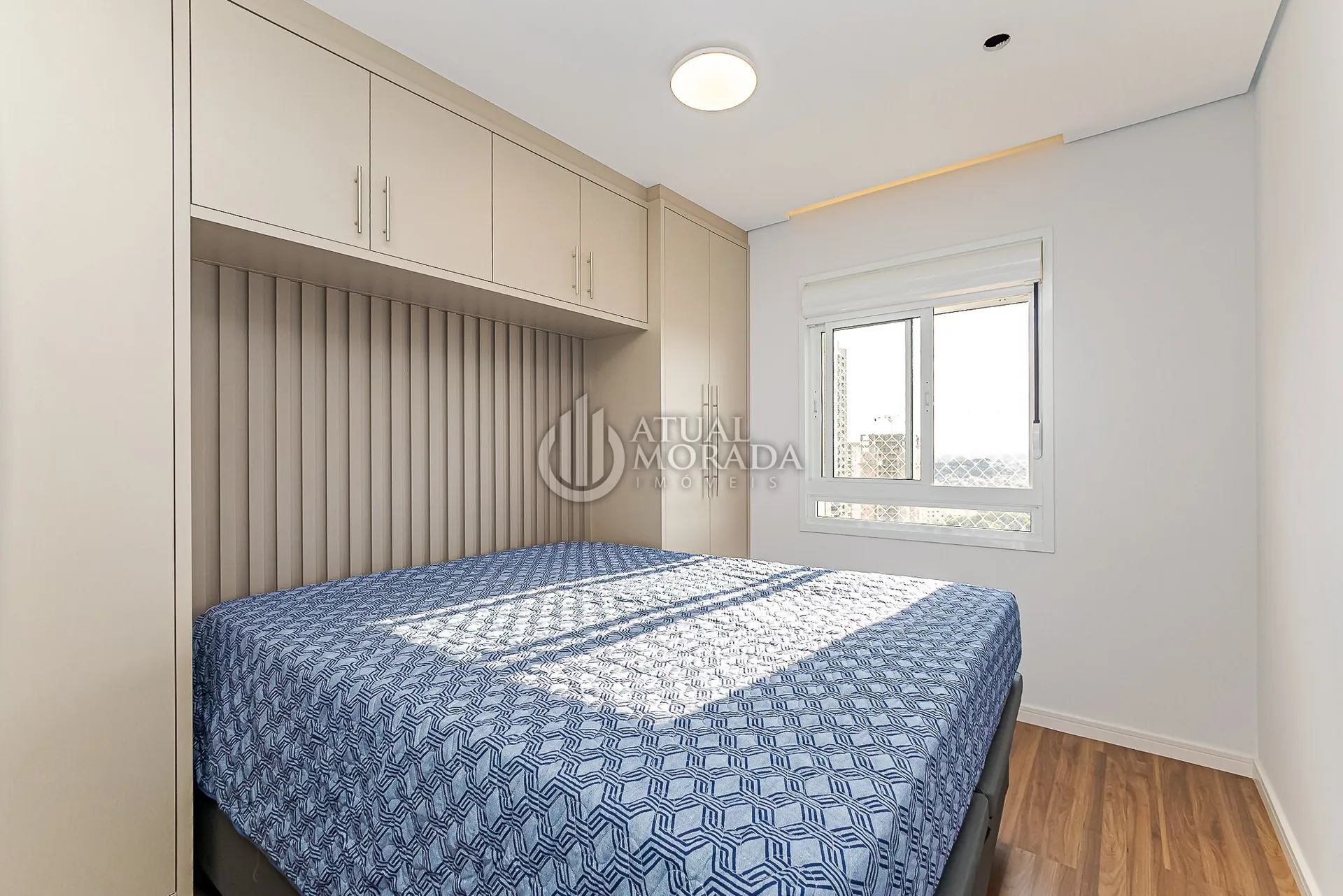 Furnished 2-bedroom apartment with open-plan kitchen — photo 21