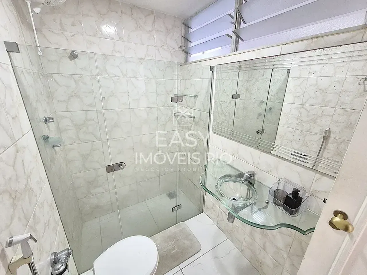 Apartamento sem mobília com 3 quartos e 4 banheiros — photo 15