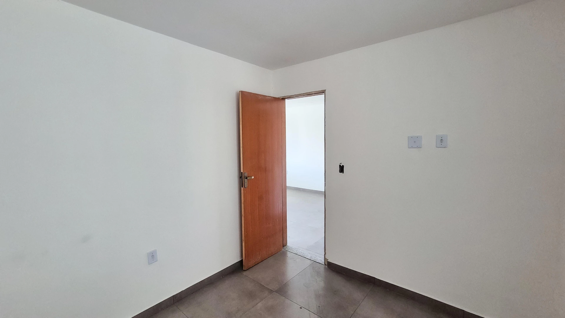 Apartment with 2 bedrooms and a balcony with grill — photo 24
