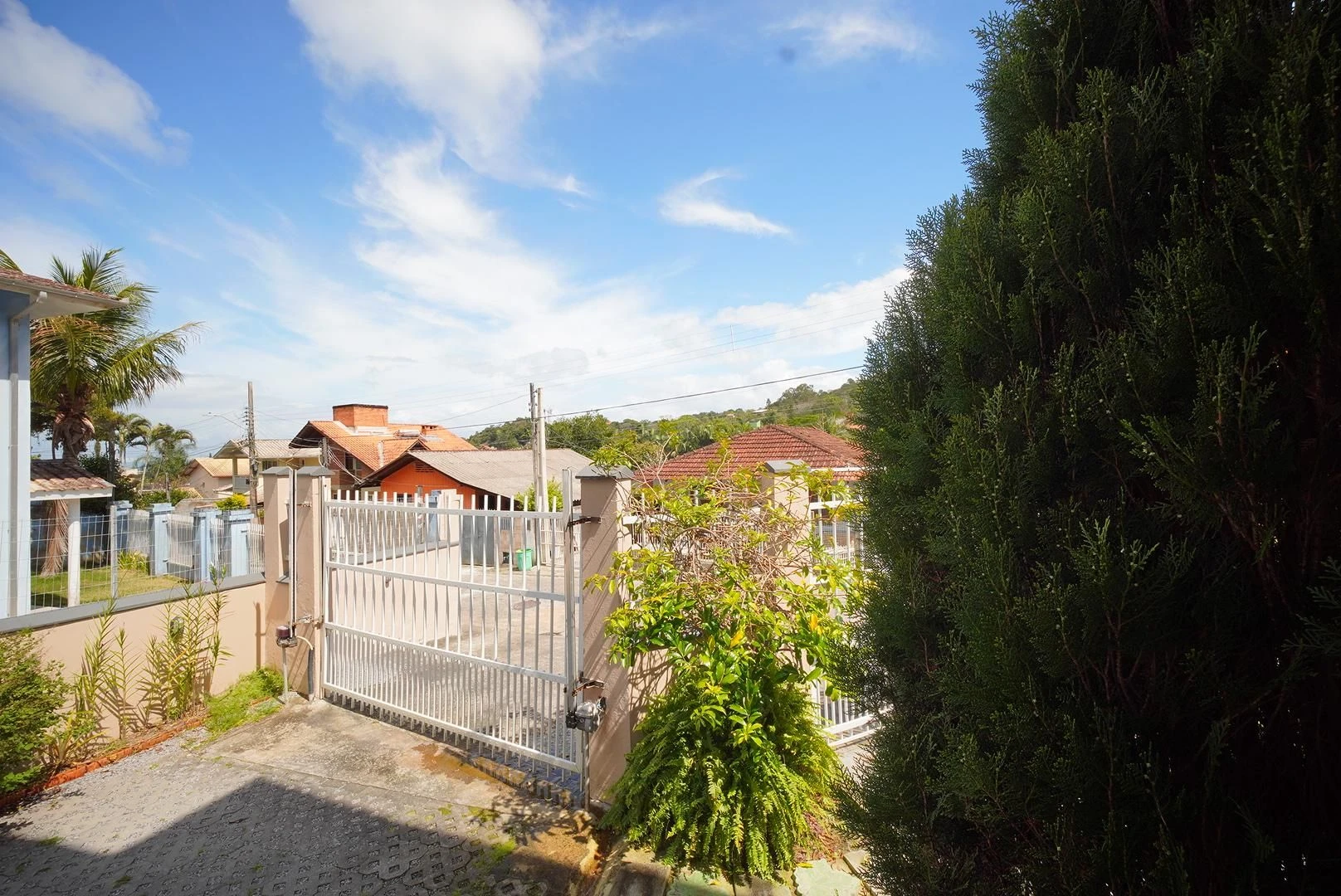 House with 2 bedrooms, 2 bathrooms and private garden — photo 26