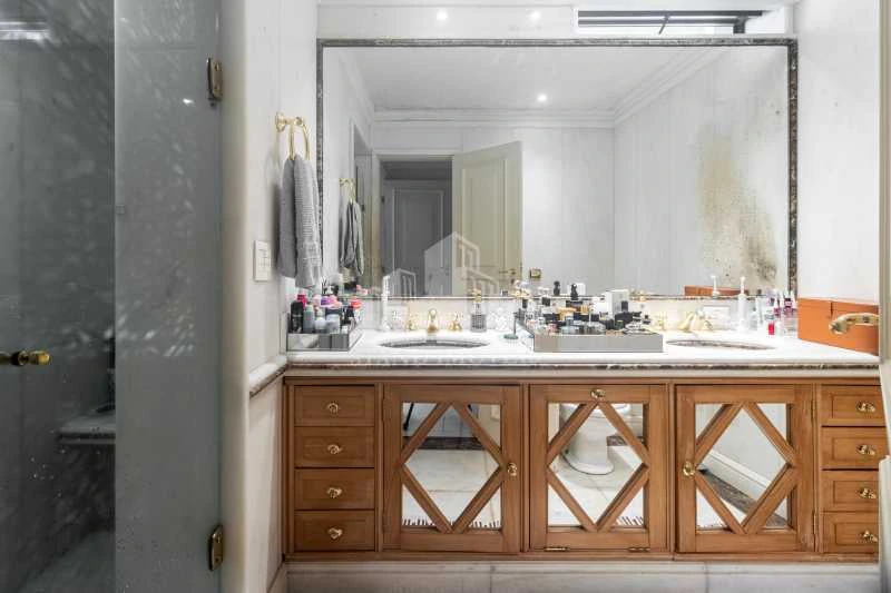 Furnished apartment, 300 m², with a water view — photo 8