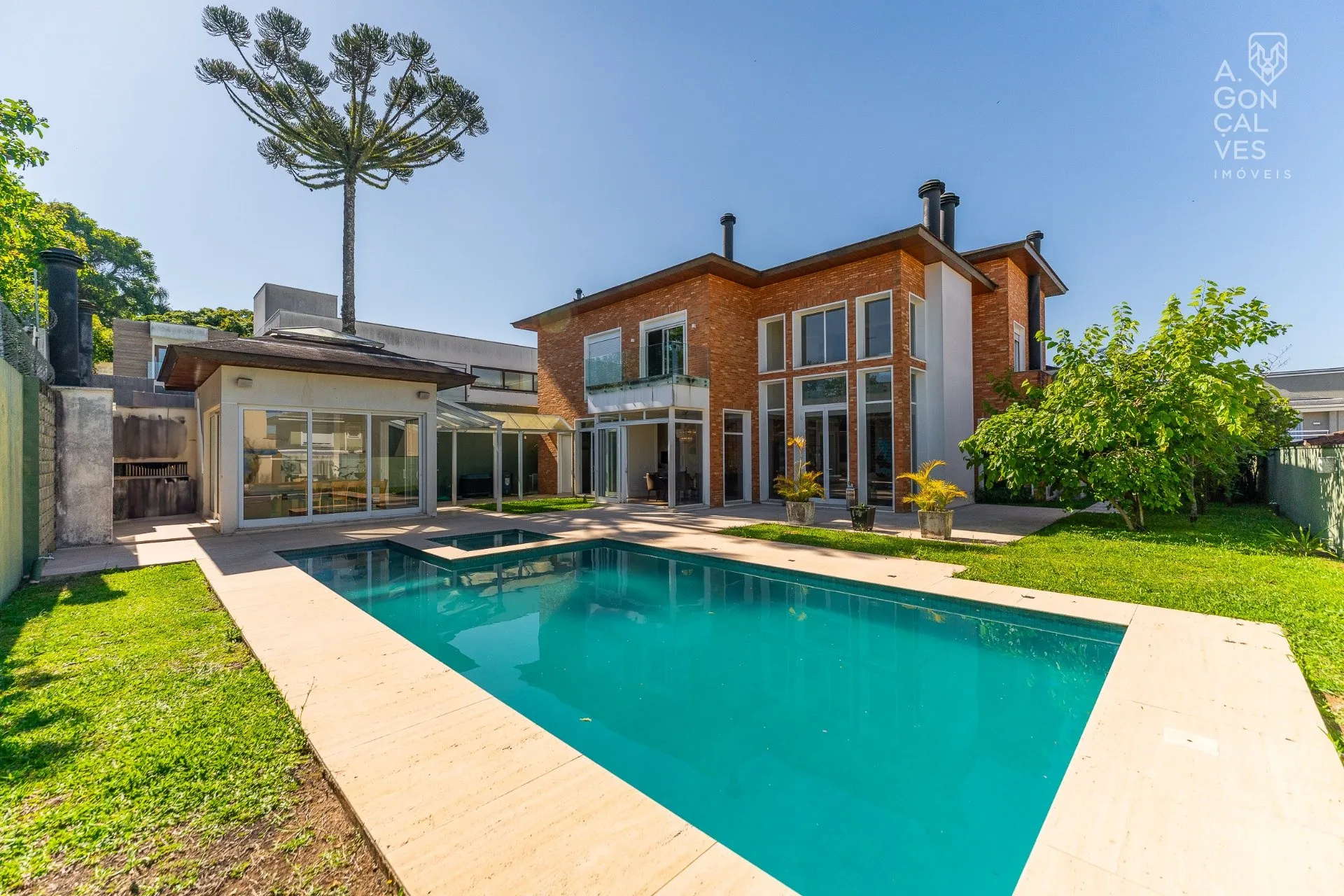 Furnished house with 5 bedrooms and 5 bathrooms — photo 41