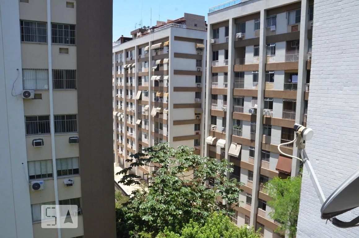 2-bedroom apartment in a building with a pool — photo 34