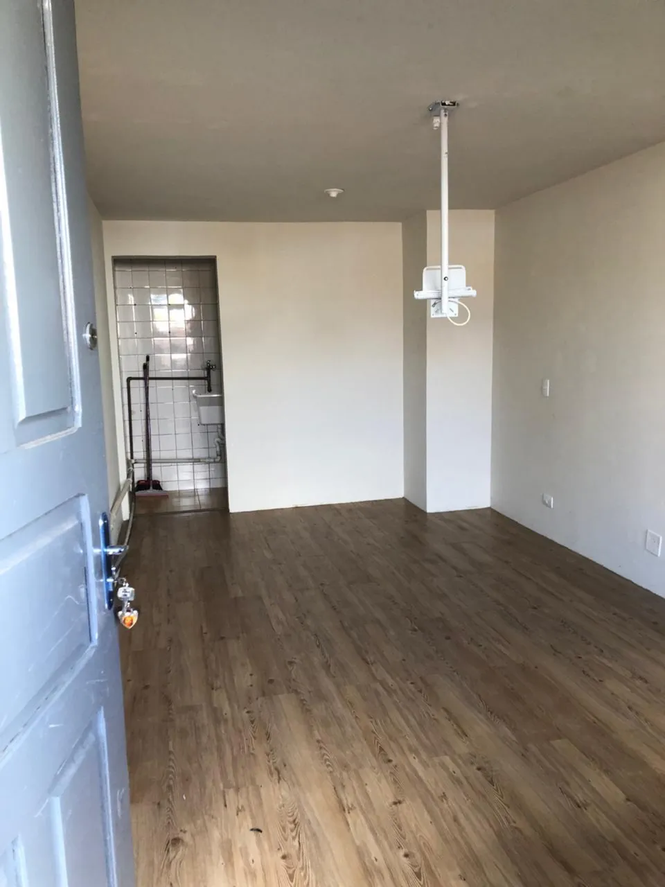 Studio with 1 bedroom and 1 bathroom, no parking