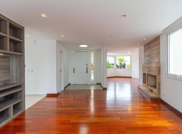 House with 4 en-suite bedrooms and balcony grill — photo 2