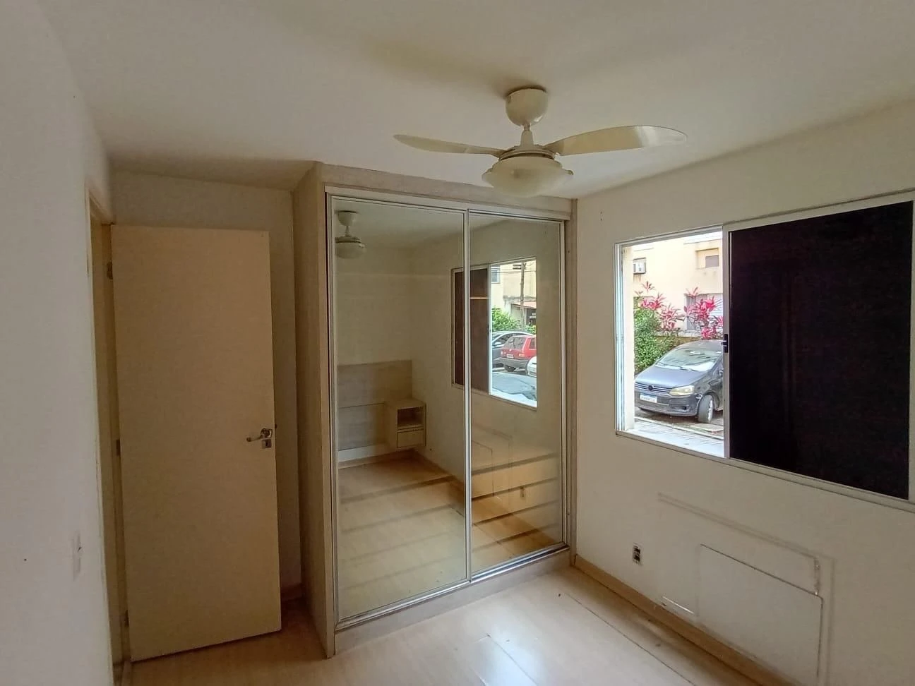 Стиральная машина и 2 спальни: квартира 55 м² — photo 8