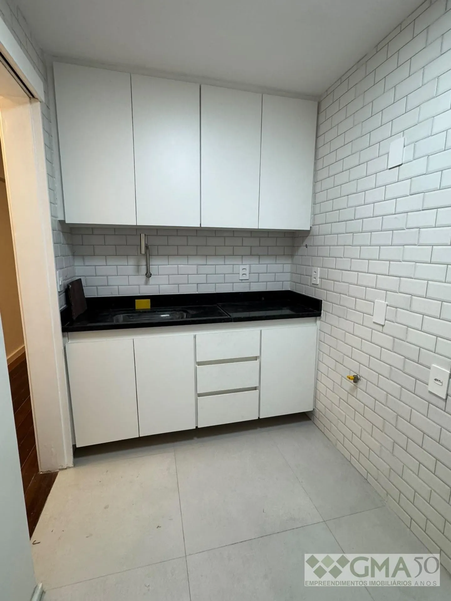 Apartment, 70 m², with wood or laminate floors — photo 10