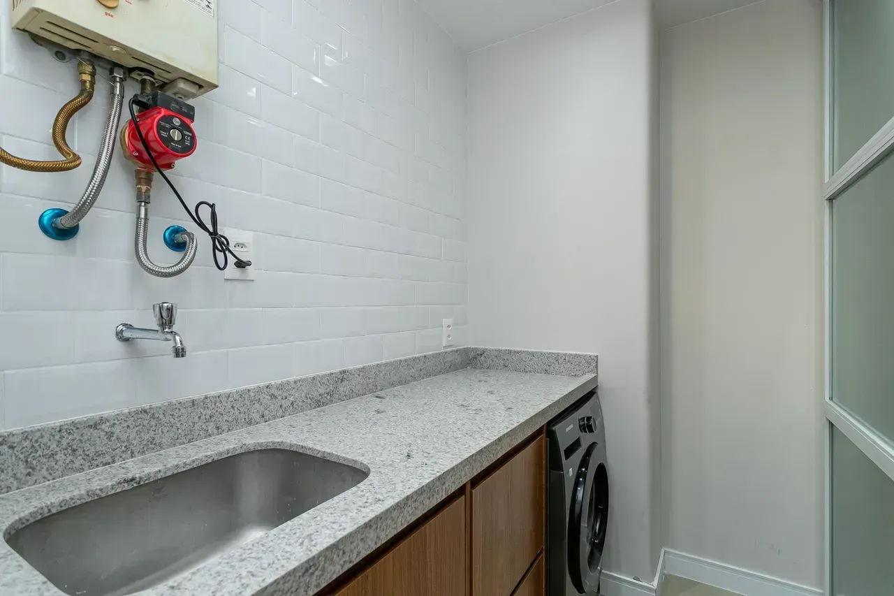 Apartamento de 90 m² com vista para as montanhas e closet — photo 22