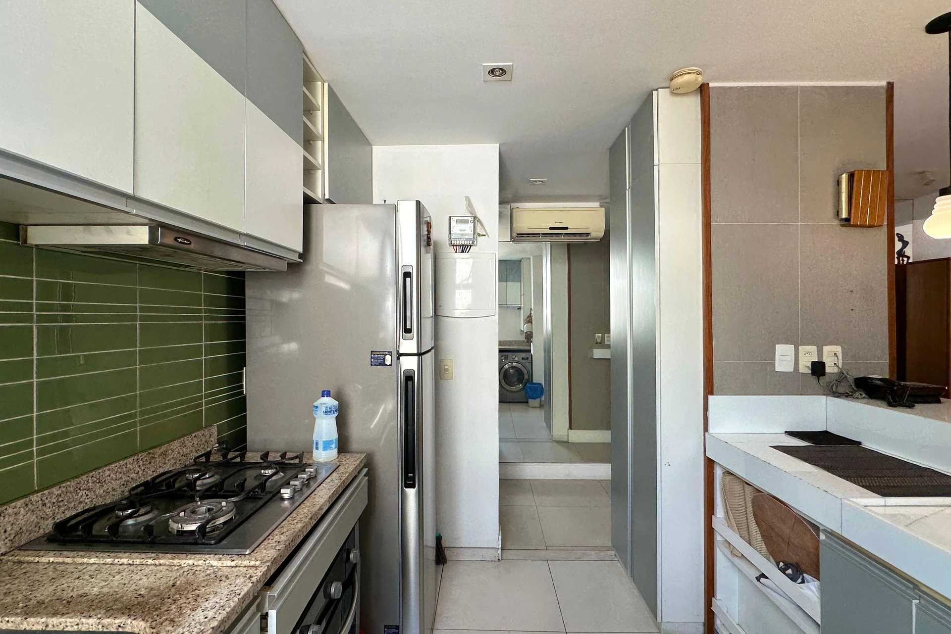 2-bedroom apartment with a grill on the balcony — photo 39
